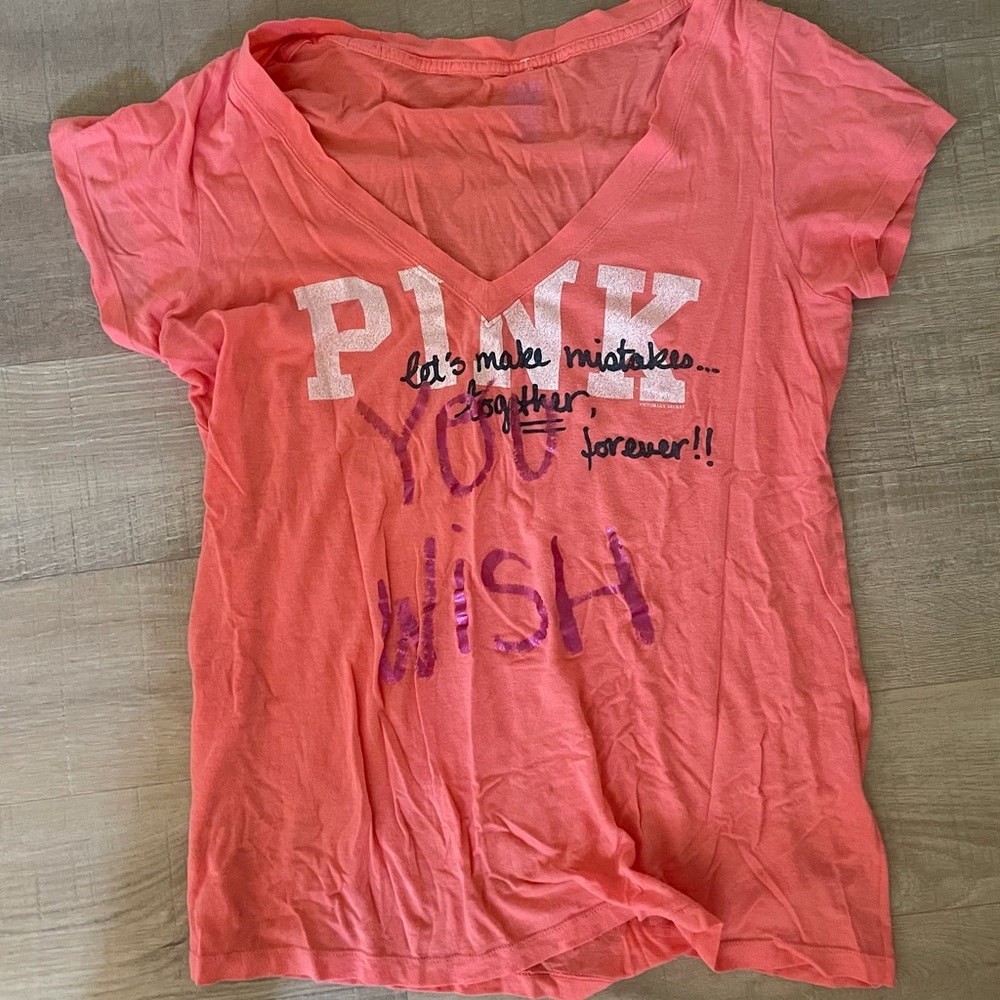 VS PINK TSHIRT